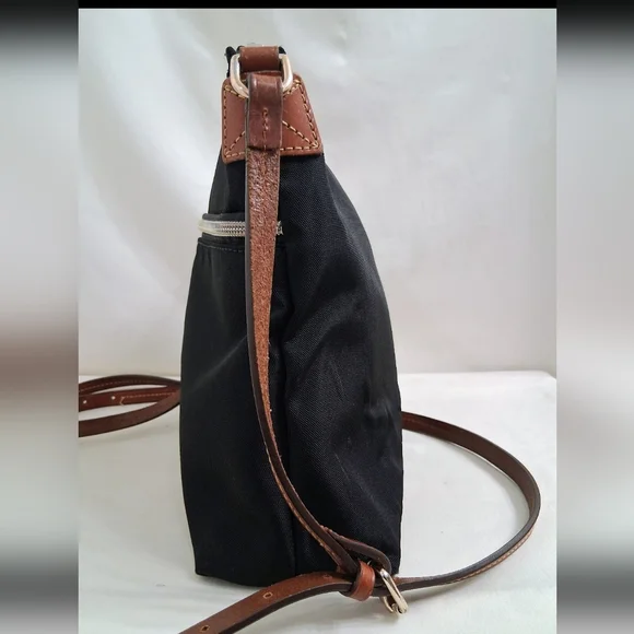 Dooney & Bourke Black Nylon Tan Straps Double Zip Crossbody Bag W Free Pouch - Picture 3 of 12